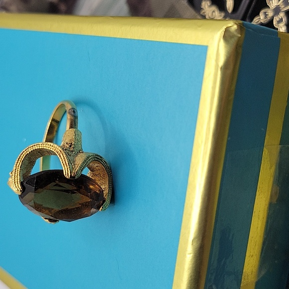 Vintage Beautiful Ring - Picture 2 of 4